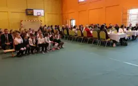 UROCZYSTOŚĆ OBCHOD&Oacute;W XV ROCZNICY NADANIA IM.PROF. KAROLA OLSZEWSKIEGO W BRONISZOWIE ORAZ ODDANIE DO UŻYTKU BOISKA SPORTOWEGO 8