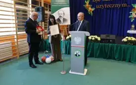 UROCZYSTOŚĆ OBCHOD&Oacute;W XV ROCZNICY NADANIA IM.PROF. KAROLA OLSZEWSKIEGO W BRONISZOWIE ORAZ ODDANIE DO UŻYTKU BOISKA SPORTOWEGO 12