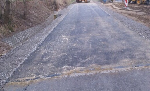 Zdjęcie do .: &bdquo;Remont drogi Brzeziny D&oacute;ł Południowy 107748R w km 1+957-1+975 wraz z remontem przepustu w km 1+966 w m. Brzeziny&rdquo; 